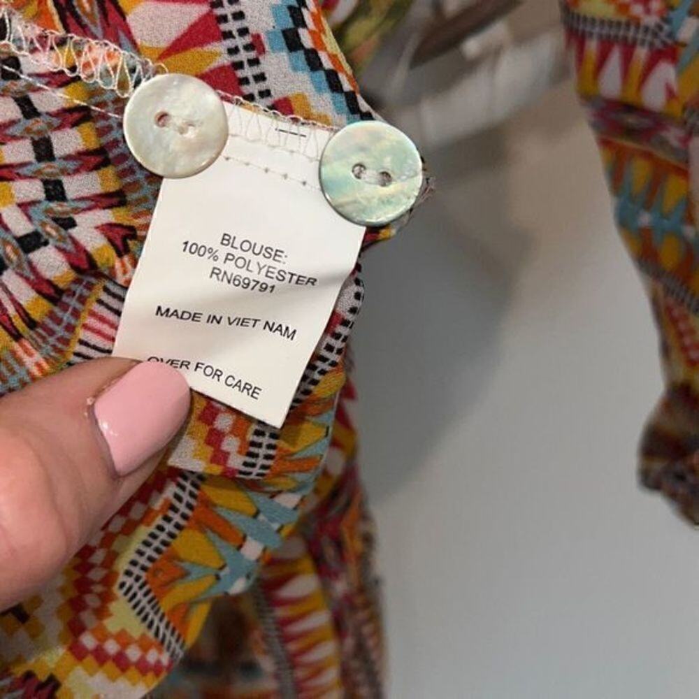 Fig & Flower boho Aztec print button down blouse size xsmall - Picture 7 of 7